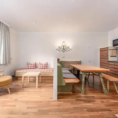 Alpina Apartment *